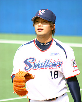 極楽とんぼ・山本圭一の近影が話題に!現役引退の藤井秀悟投手と焼肉に舌鼓。