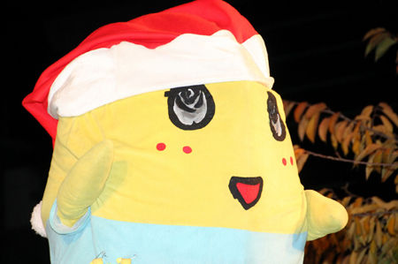 クリスマスの壁紙を貼るトピ