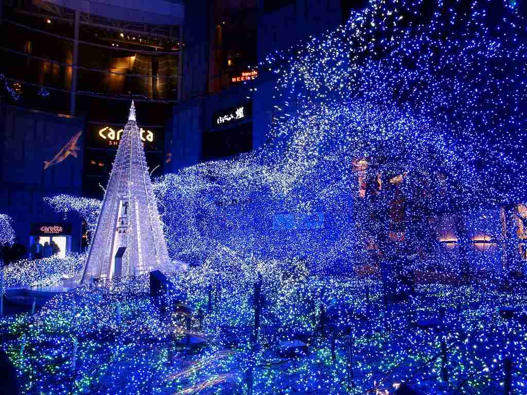 クリスマスの壁紙を貼るトピ