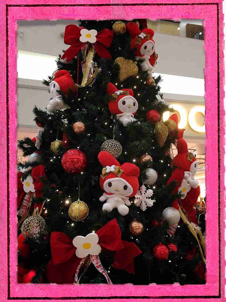 クリスマスの壁紙を貼るトピ