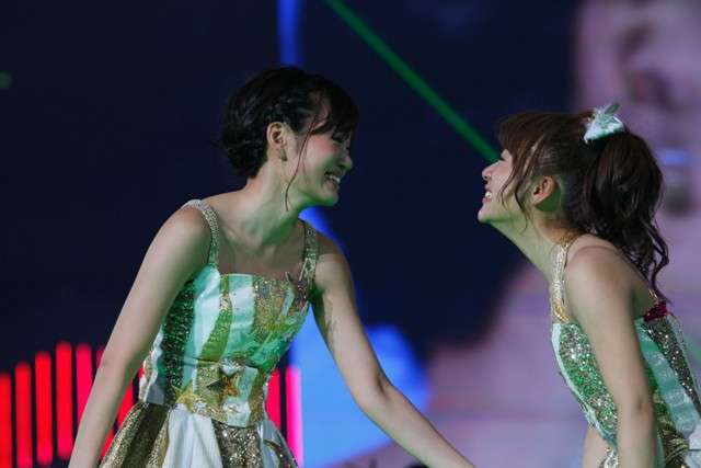 【画像】有名人のツーショット写真を貼るトピ