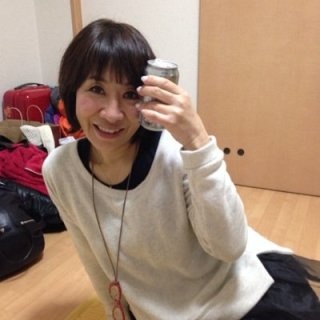 AKB48柏木由紀が“黒由紀姫”に、薩摩大使務める鹿児島県の黒素材PR