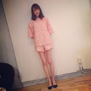 ローラ&トリンドル玲奈のすっぴん(?)2ショットに大反響「天使が2人」