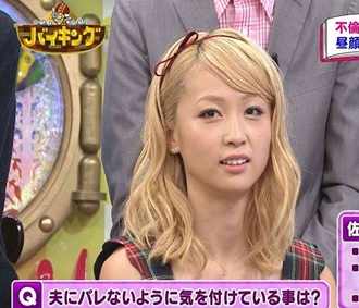 眼球を大きく見せるカラコンしてますか？