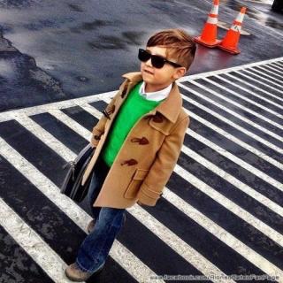 冬服姿の男性有名人画像