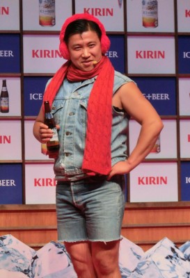 冬服姿の男性有名人画像