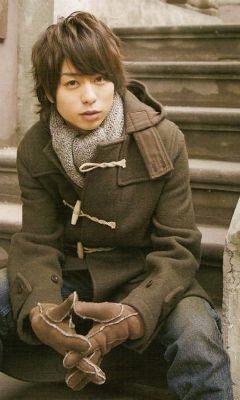 冬服姿の男性有名人画像