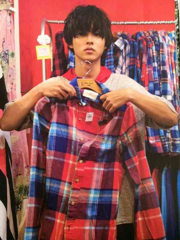 冬服姿の男性有名人画像
