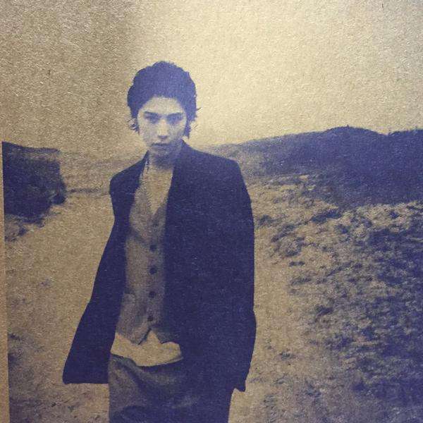 冬服姿の男性有名人画像