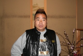 冬服姿の男性有名人画像