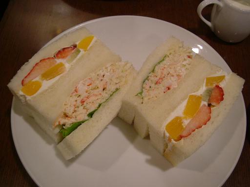 サンドウィッチ好きな人～