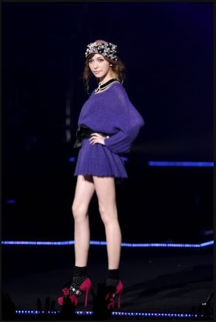 冬服姿の女性有名人画像