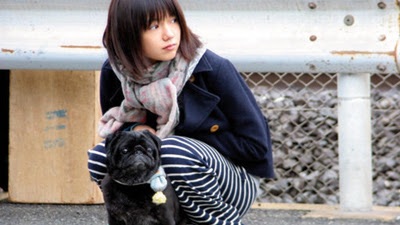 冬服姿の女性有名人画像
