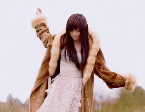 冬服姿の女性有名人画像