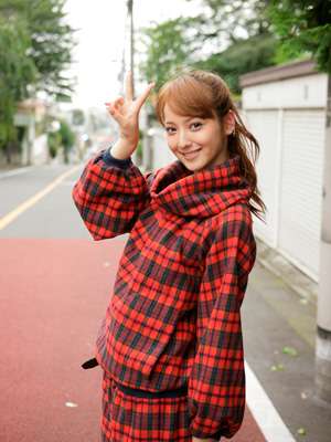 冬服姿の女性有名人画像