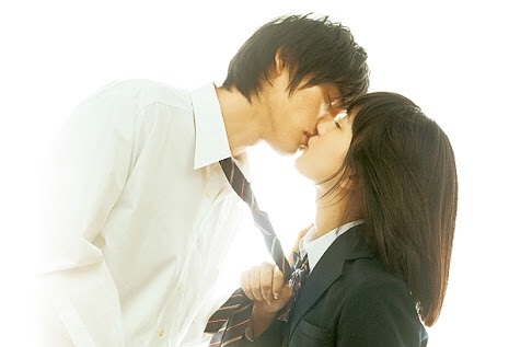 容姿に自信がないけど、イケメンと付き合ってる人