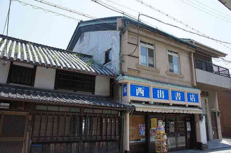 「本のネット購入」利用者は40代が最多、10代は意外にもリアル書店が好きなことが判明！
