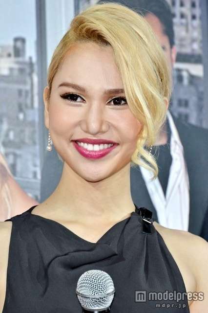 水沢アリー、人生で最も短いベリーショートヘアにイメチェン