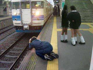 フラッシュ撮影した客にメトロ運転士ブチ切れ　「すいませんじゃねーよ！」は暴言なのか