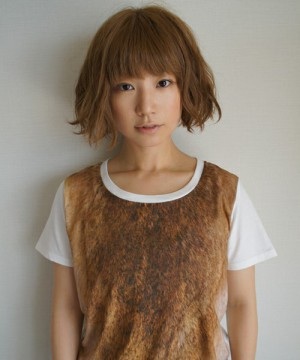 年齢よりも若く見える芸能人 または老けて見える芸能人は？