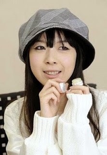年齢よりも若く見える芸能人 または老けて見える芸能人は？
