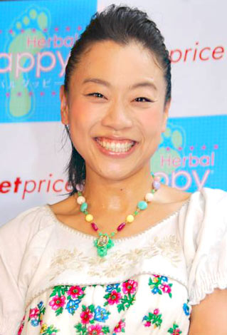 年齢よりも若く見える芸能人 または老けて見える芸能人は？