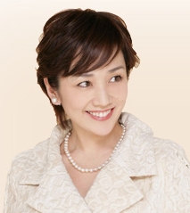 年齢よりも若く見える芸能人 または老けて見える芸能人は？