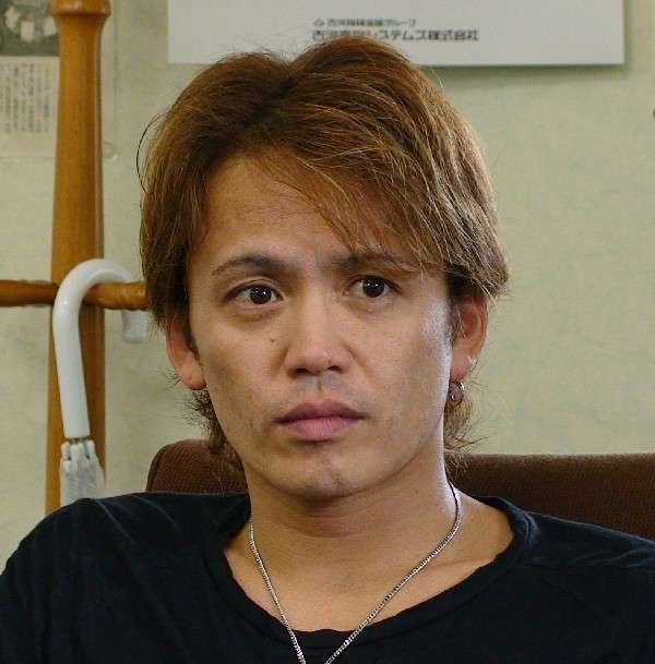 年齢よりも若く見える芸能人 または老けて見える芸能人は？