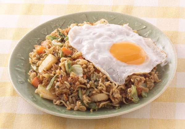 麺類を食べるとき、ご飯も食べますか？