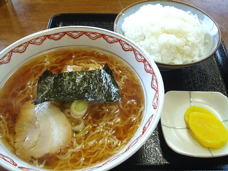 麺類を食べるとき、ご飯も食べますか？