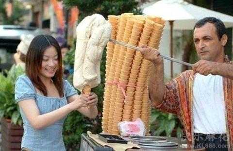 ( ̄▽ ̄)ニヤリとする画像ください