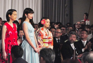 「まるでホステス…」アカデミー賞ワーストドレッサーは大島優子とあの2人