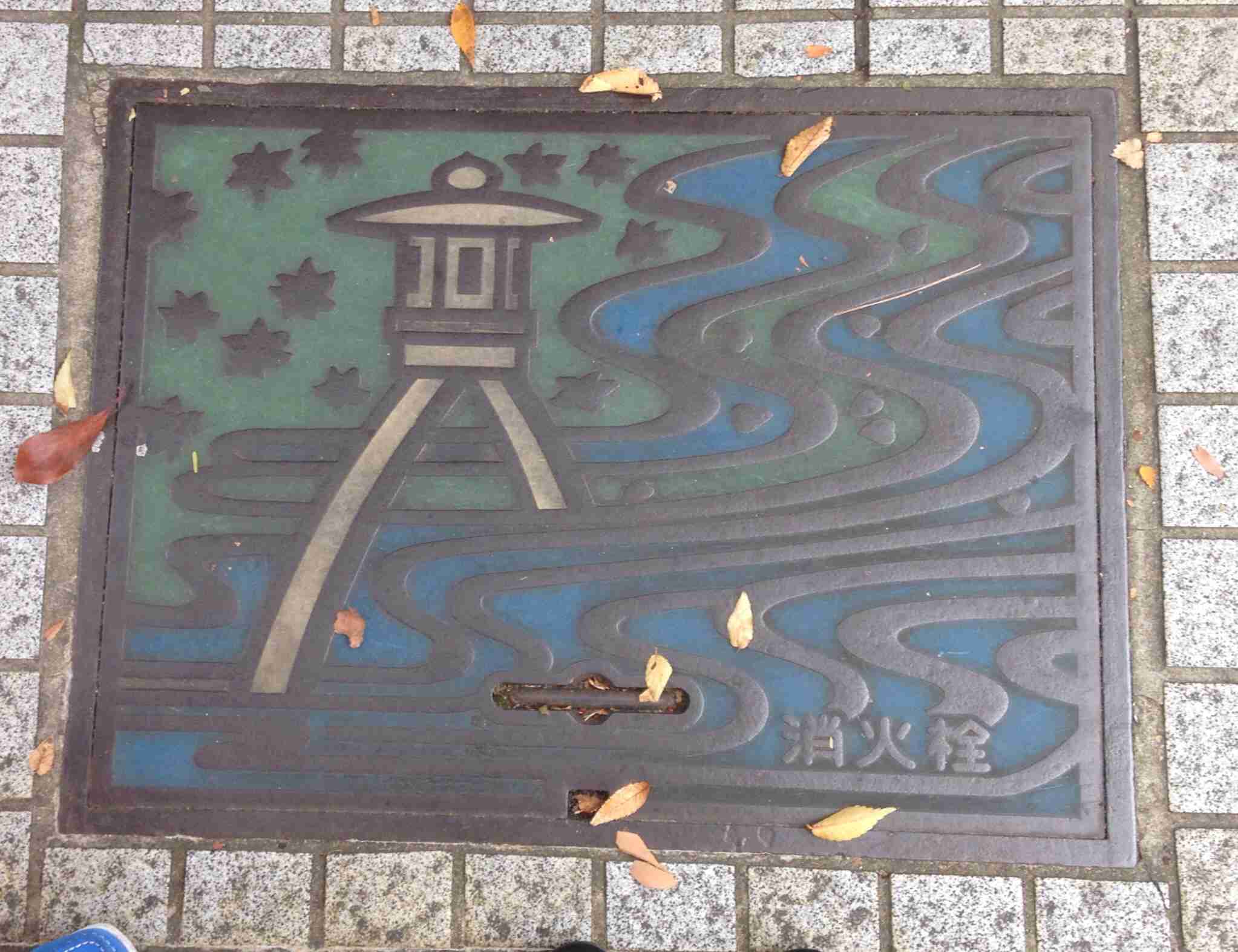 マンホールの蓋の画像を貼るトピ