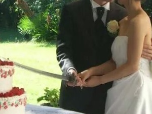 「愛に殉じた」やしきたかじんの妻が10億単位の遺産を残した夫の祭壇にかけた費用は？ネット民が弾き出した金額