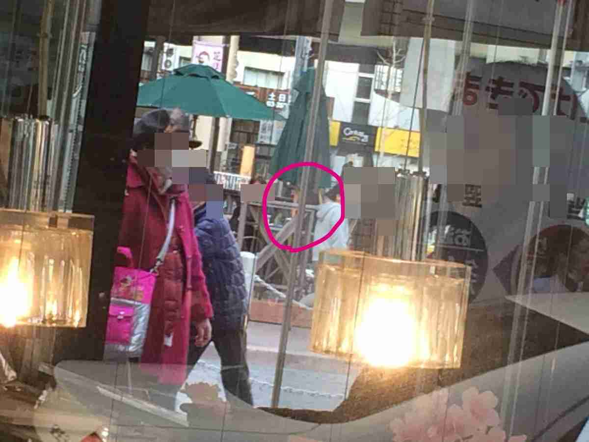 「愛に殉じた」やしきたかじんの妻が10億単位の遺産を残した夫の祭壇にかけた費用は？ネット民が弾き出した金額