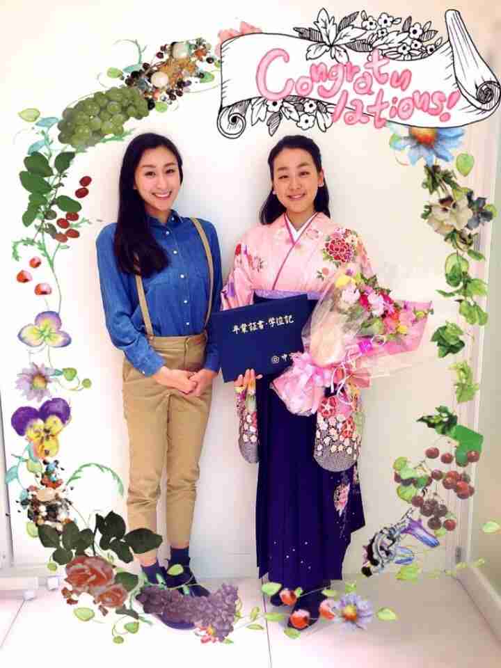 浅田真央、ピンクの袴姿で大学卒業！今後は「分からない」