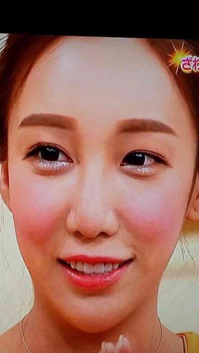 「世の中は決めつけることがだいすきだ」ざわちんの意味深なつぶやきに反響