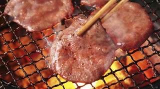 焼肉で必ず注文するものは何？