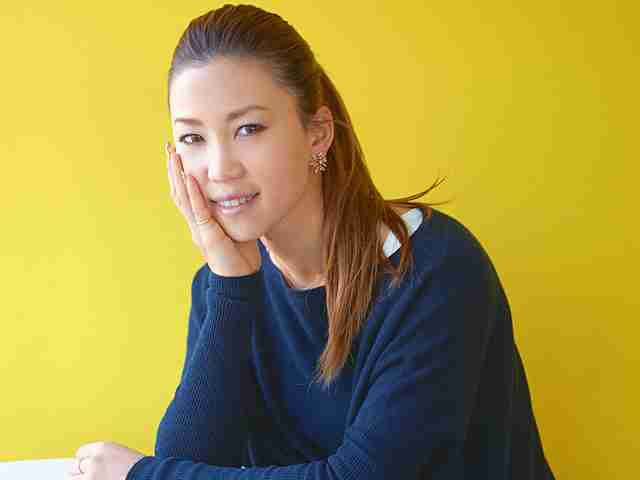 スザンヌ離婚　背景に夫・斉藤和巳と女子プロゴルファー上田桃子との「不倫」