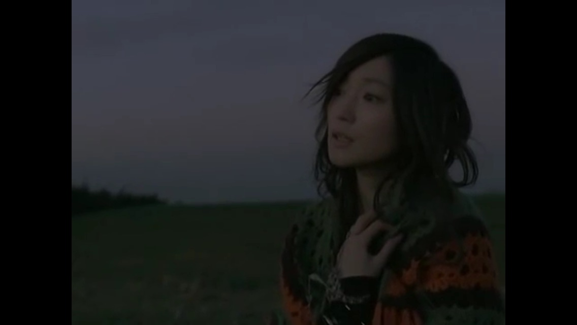 聴くと切なくなってくる曲
