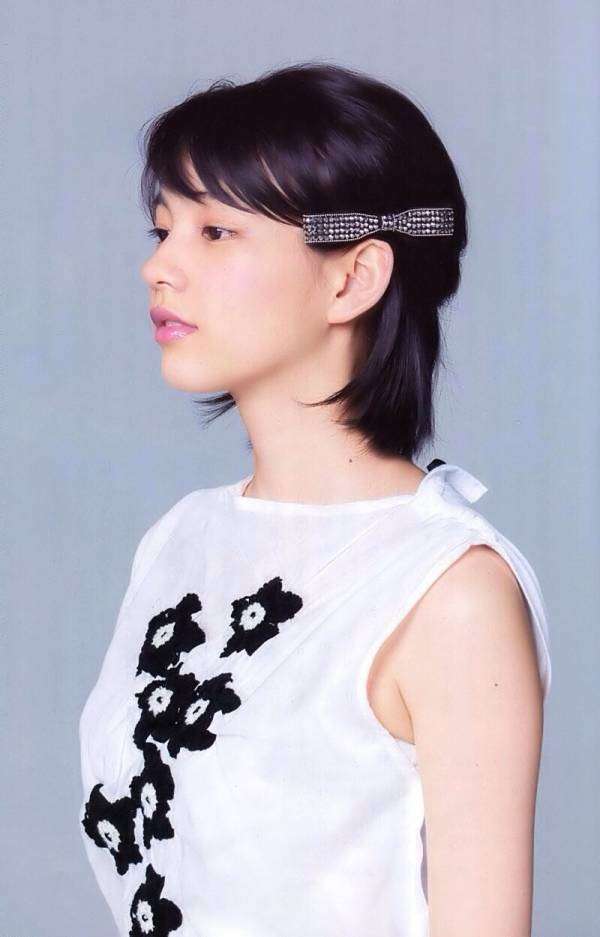 ベッキー&能年玲奈のホワイトデート2ショットが話題「意外な2人」「新鮮」