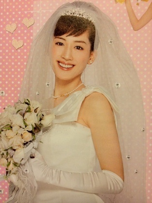 芸能人のウエディングドレス姿を貼っていこう