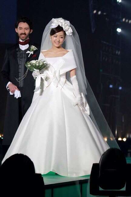 芸能人のウエディングドレス姿を貼っていこう