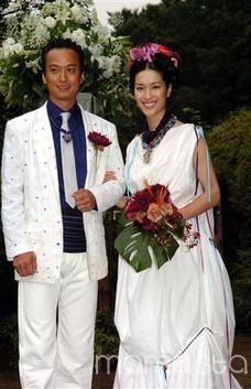 芸能人のウエディングドレス姿を貼っていこう