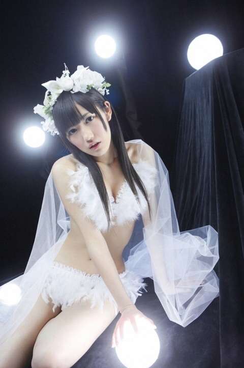 芸能人のウエディングドレス姿を貼っていこう