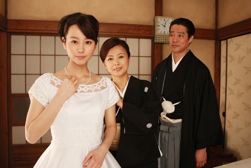 芸能人のウエディングドレス姿を貼っていこう