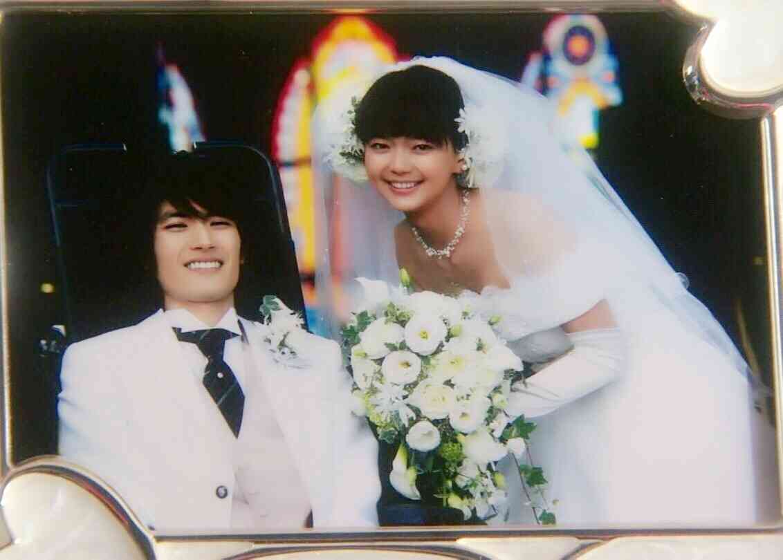 芸能人のウエディングドレス姿を貼っていこう