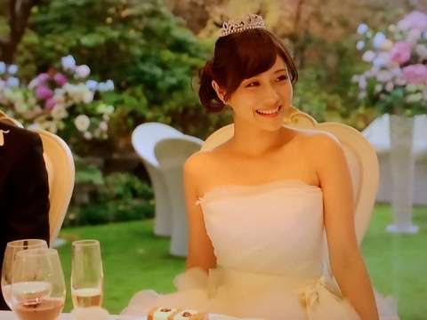 芸能人のウエディングドレス姿を貼っていこう