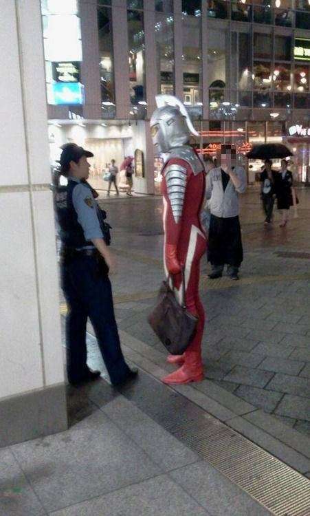 シュールな画像ください。