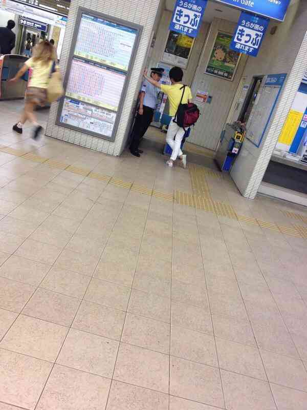 シュールな画像ください。